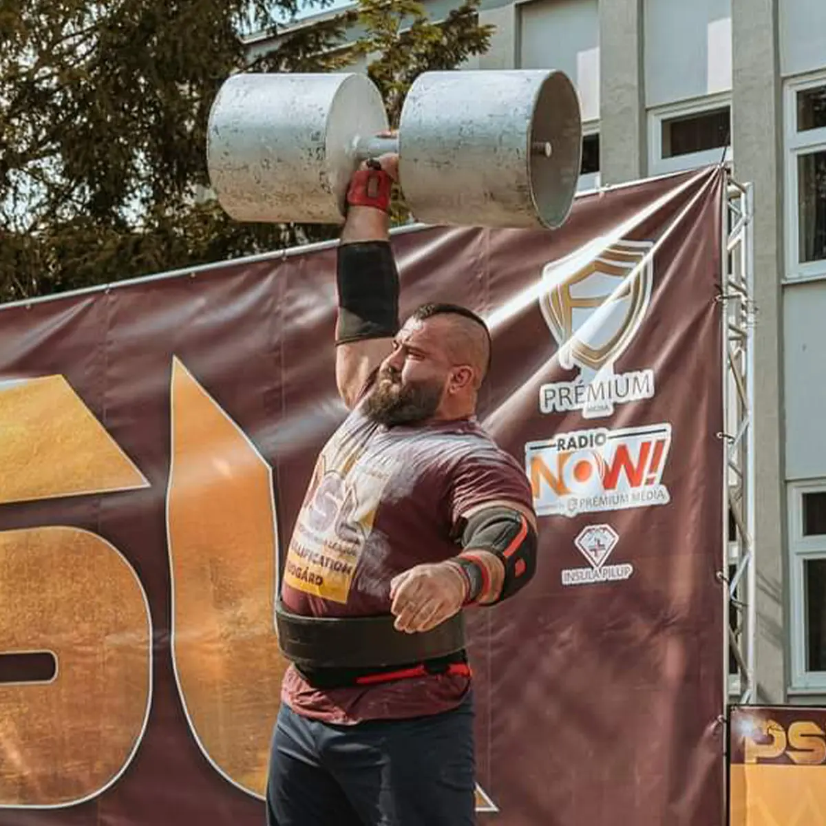strongman04